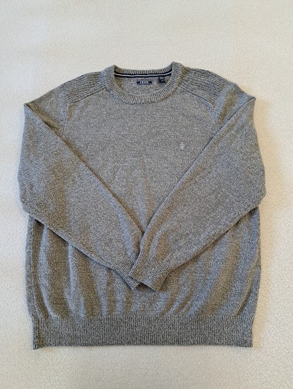 Izod Men's Gray Crewneck Sweater Chunky Knit Size Large Neutral Casual Classic
